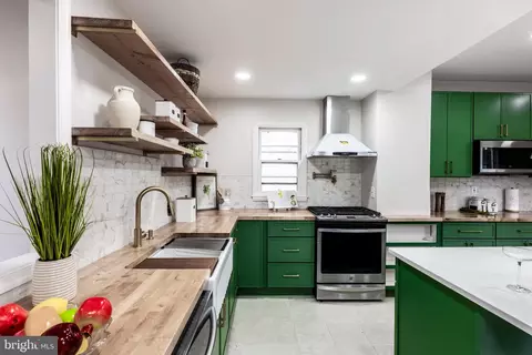 Kitchen - 1807 Sutton Ave, Halethorpe, MD 21227 photo 7 of 9