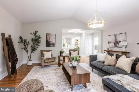 Living - 1807 Sutton Ave, Halethorpe, MD 21227 photo 3 of 4