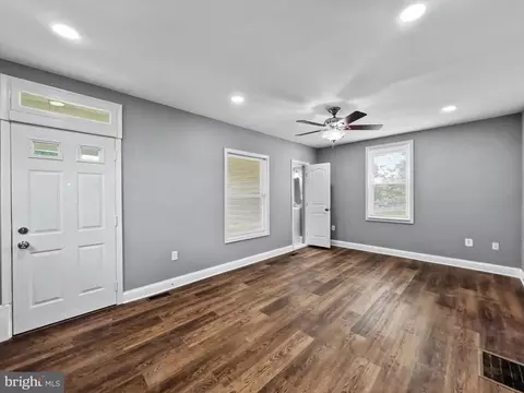 Living - 5900 Hamilton Ave, Rosedale, MD 21237 photo 1 of 1