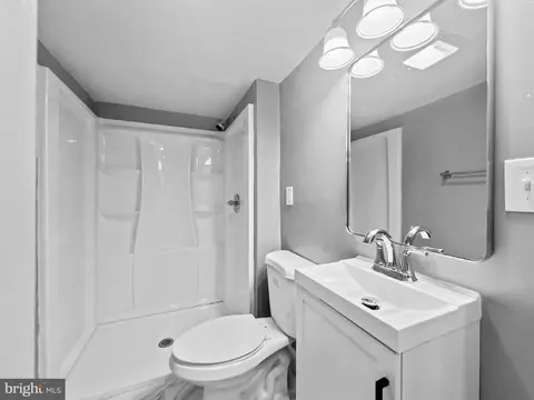 Bath - 5900 Hamilton Ave, Rosedale, MD 21237 photo 1 of 4