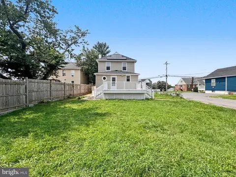 Exterior - 5900 Hamilton Ave, Rosedale, MD 21237 photo 3 of 4