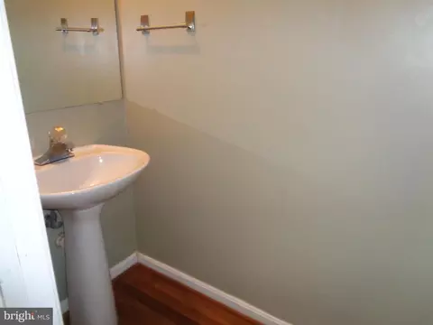 Entry Way - 3927 Cutty Sark Rd, Middle River, MD 21220 photo 3 of 8