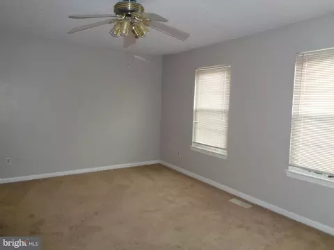 Living - 3927 Cutty Sark Rd, Middle River, MD 21220 photo 6 of 7