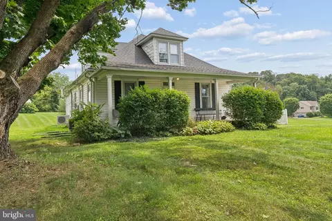 Exterior - 21101 York Rd, Parkton, MD 21120 photo 3 of 12