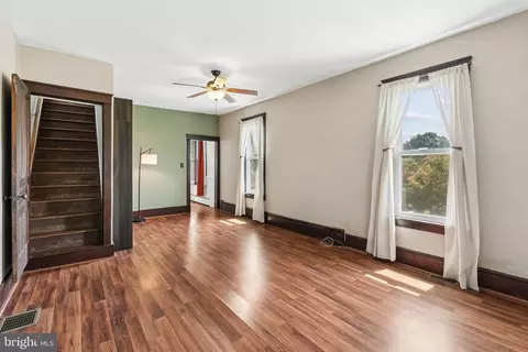 Living - 21101 York Rd, Parkton, MD 21120 photo 2 of 4