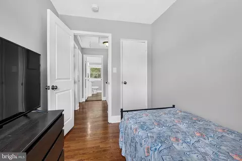 Bedroom - 2012 Ormand Rd, Dundalk, MD 21222 photo 5 of 6