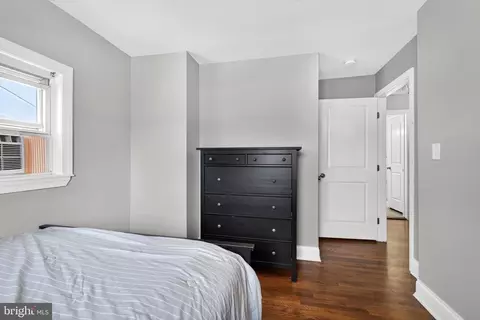 Bedroom - 2012 Ormand Rd, Dundalk, MD 21222 photo 2 of 6