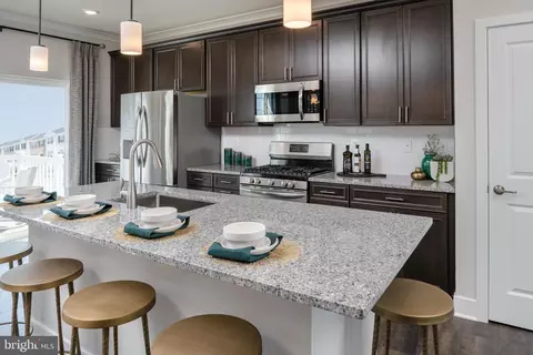 Kitchen - 2015 Patapsco Glen Rd, Windsor Mill, MD 21244 photo 3 of 4