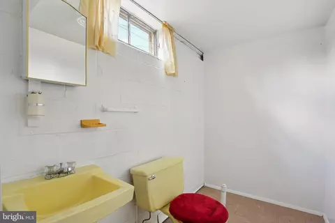 Bath - 5501 Daybreak Ter, Baltimore, MD 21206 photo 2 of 2