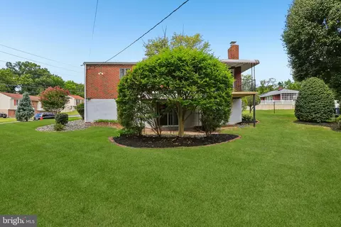 Exterior - 5501 Daybreak Ter, Baltimore, MD 21206 photo 6 of 10