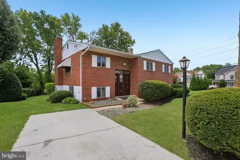 Exterior - 5501 Daybreak Ter, Baltimore, MD 21206 photo 2 of 10