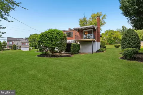 Exterior - 5501 Daybreak Ter, Baltimore, MD 21206 photo 5 of 10