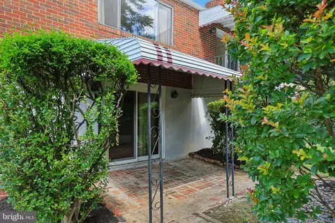 Exterior - 5501 Daybreak Ter, Baltimore, MD 21206 photo 9 of 10