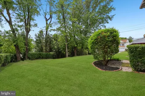 Exterior - 5501 Daybreak Ter, Baltimore, MD 21206 photo 4 of 10