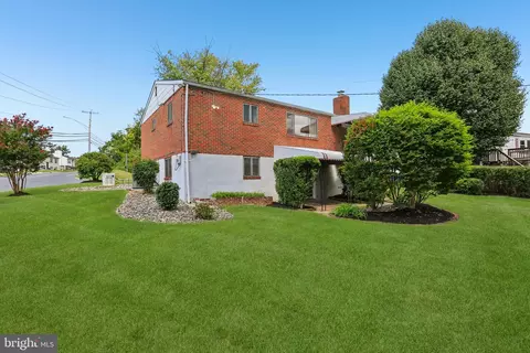 Exterior - 5501 Daybreak Ter, Baltimore, MD 21206 photo 7 of 10