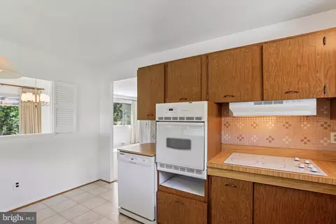 Kitchen - 5501 Daybreak Ter, Baltimore, MD 21206 photo 4 of 4