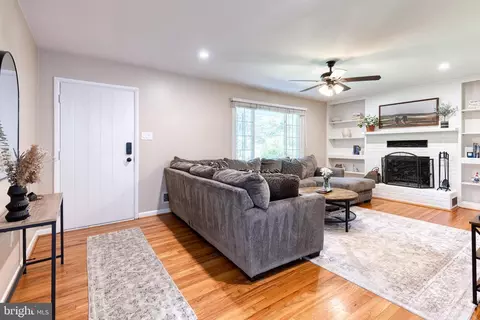 Entry Way - 13730 Baldwin Mill Rd, Baldwin, MD 21013 photo 1 of 2