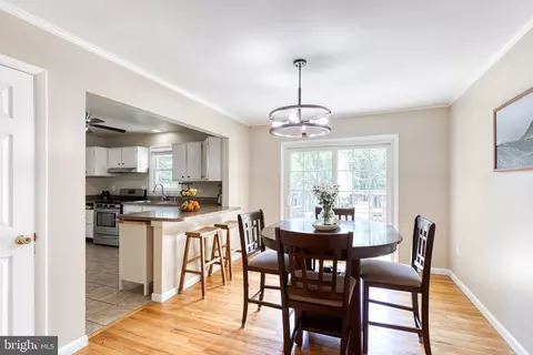 Dining - 13730 Baldwin Mill Rd, Baldwin, MD 21013 photo 2 of 5