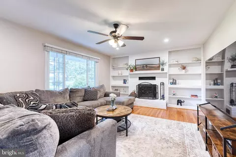 Living - 13730 Baldwin Mill Rd, Baldwin, MD 21013 photo 1 of 4