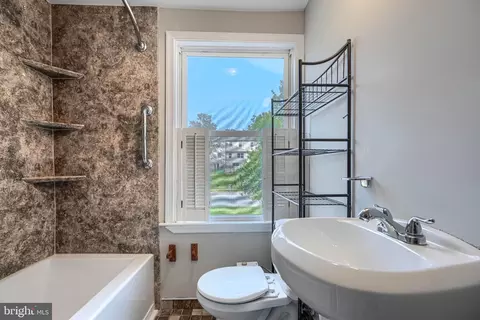 Bath - 1 Arwell Ct, Baltimore, MD 21236 photo 3 of 5
