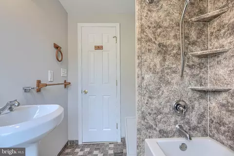 Bath - 1 Arwell Ct, Baltimore, MD 21236 photo 5 of 5