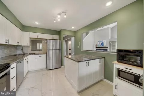 Kitchen - 6943 Clearwind Ct #6943C, Baltimore, MD 21209 photo 3 of 3