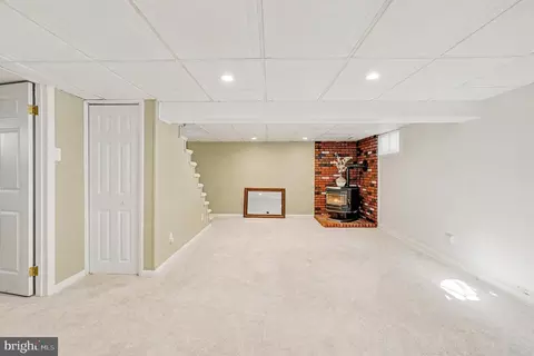 Living - 5809 Pine Hill Dr, White Marsh, MD 21162 photo 4 of 4