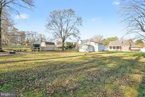 Exterior - 5809 Pine Hill Dr, White Marsh, MD 21162 photo 4 of 7