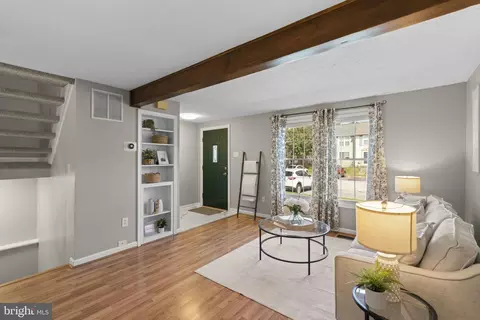 Living - 11 Ramsgate Ct, Halethorpe, MD 21227 photo 2 of 6