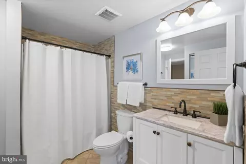 Bath - 11 Ramsgate Ct, Halethorpe, MD 21227 photo 1 of 1