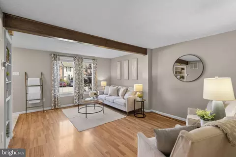 Living - 11 Ramsgate Ct, Halethorpe, MD 21227 photo 3 of 6