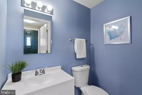 Entry Way - 11 Ramsgate Ct, Halethorpe, MD 21227 photo 2 of 2