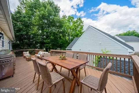 Exterior - 2 Mainsail Ct, Middle River, MD 21220 photo 7 of 11