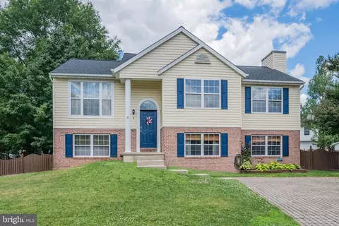 Exterior - 2 Mainsail Ct, Middle River, MD 21220 photo 2 of 11