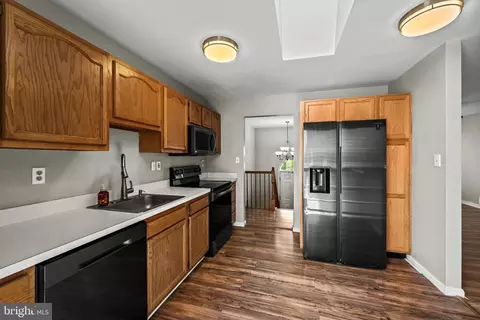 Kitchen - 2 Mainsail Ct, Middle River, MD 21220 photo 5 of 6