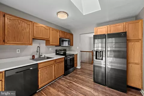 Kitchen - 2 Mainsail Ct, Middle River, MD 21220 photo 4 of 6