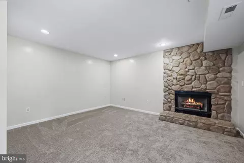 Living - 2 Mainsail Ct, Middle River, MD 21220 photo 7 of 8