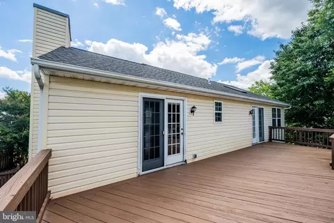 Exterior - 2 Mainsail Ct, Middle River, MD 21220 photo 9 of 11