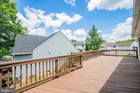 Exterior - 2 Mainsail Ct, Middle River, MD 21220 photo 6 of 11