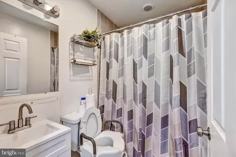 Bath - 7167 Fairbrook Rd, Windsor Mill, MD 21244 photo 2 of 2