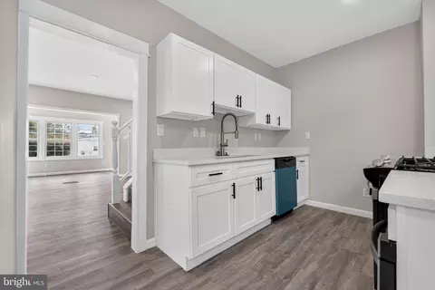 Entry Way - 2317 Ruth Ave, Sparrows Point, MD 21219 photo 4 of 6