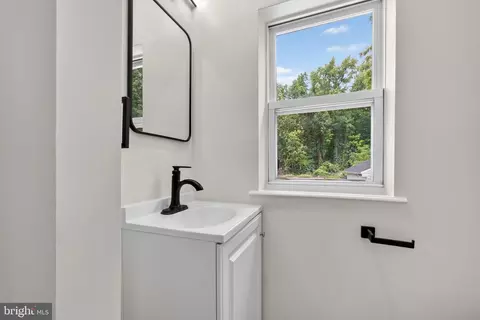 Bath - 2317 Ruth Ave, Sparrows Point, MD 21219 photo 2 of 3