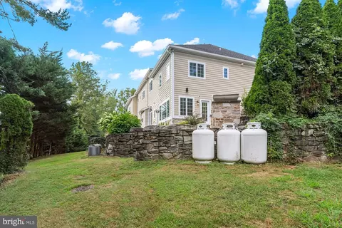 Exterior - 1009 W Wind Ct, Towson, MD 21204 photo 10 of 12