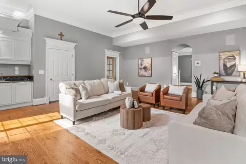Living - 1009 W Wind Ct, Towson, MD 21204 photo 7 of 7