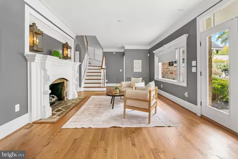 Living - 1009 W Wind Ct, Towson, MD 21204 photo 1 of 7