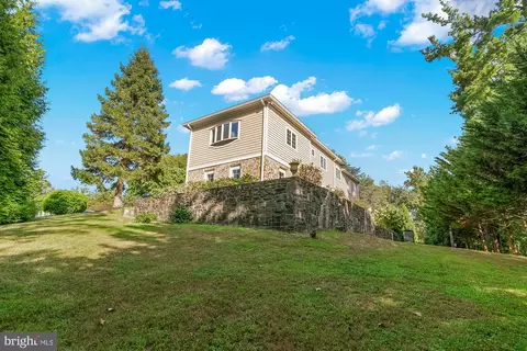 Exterior - 1009 W Wind Ct, Towson, MD 21204 photo 12 of 12
