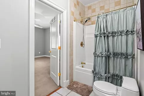 Bath - 1009 W Wind Ct, Towson, MD 21204 photo 11 of 13