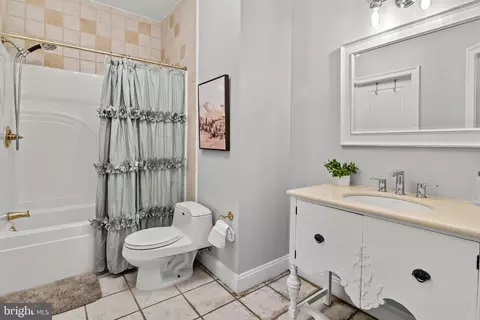 Bath - 1009 W Wind Ct, Towson, MD 21204 photo 12 of 13