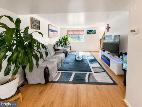 Living - 4549 Ambermill Rd, Nottingham, MD 21236 photo 1 of 3