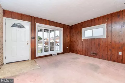 Living - 2001 Ormand Rd, Dundalk, MD 21222 photo 1 of 5